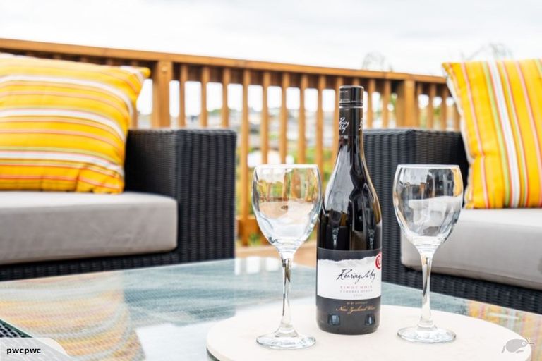 Photo of property in 64 Helenslee Road, Pokeno, 2402