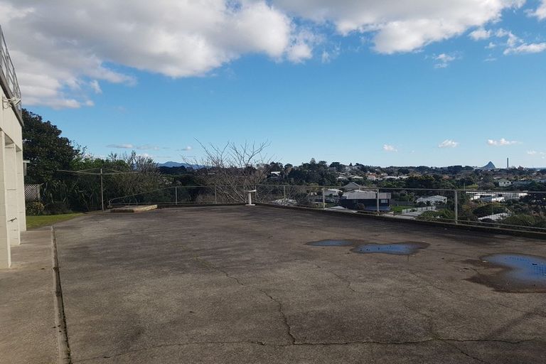 Photo of property in 5 Hillcrest Street, Glen Avon, New Plymouth, 4312