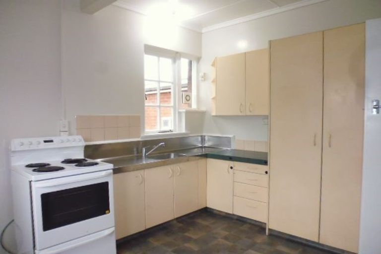 Photo of property in 83 Cambridge Terrace, Waterloo, Lower Hutt, 5011