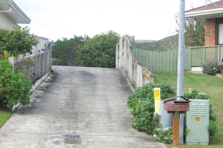 Photo of property in 8 Chilton Drive, Paraparaumu, 5032