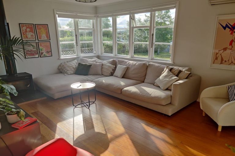 Photo of property in 1/10 Gladfield Lane, Te Atatu Peninsula, Auckland, 0610