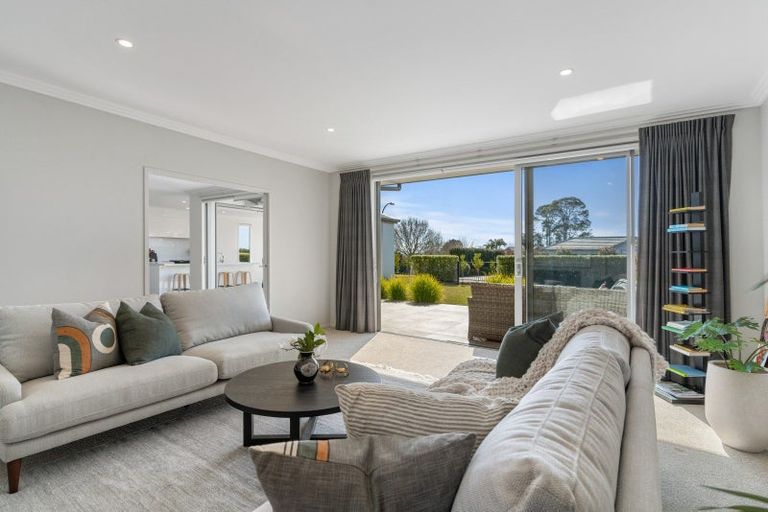 Photo of property in 1 Charlotte Drive, Omokoroa, 3114