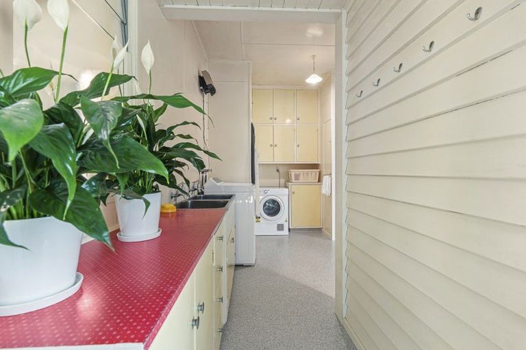 Photo of property in 6 French Street, Moturoa, New Plymouth, 4310