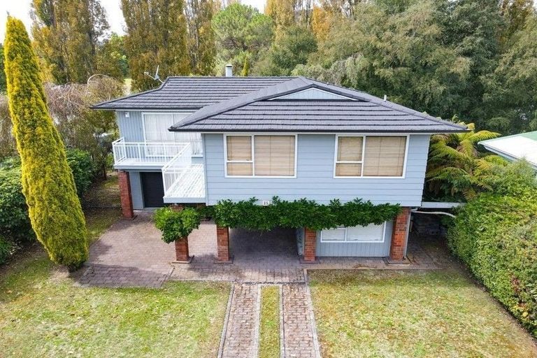 Photo of property in 25 Kinloch Road, Kinloch, Taupo, 3377