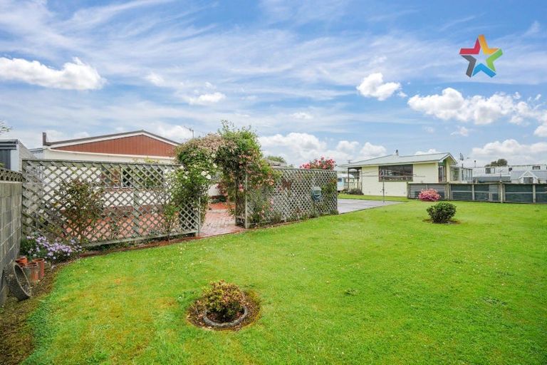 Photo of property in 49 Mauchline Street, Wallacetown, 9816