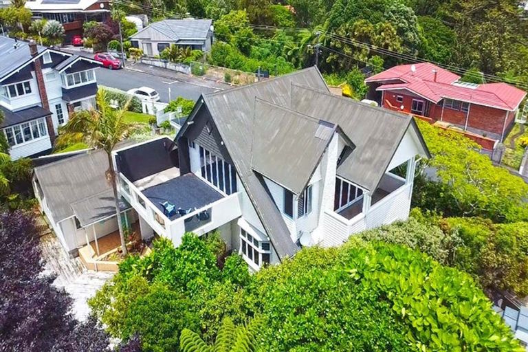 Photo of property in 43 Cameron Street, New Plymouth, 4310