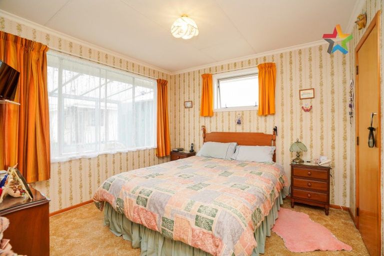 Photo of property in 49 Mauchline Street, Wallacetown, 9816