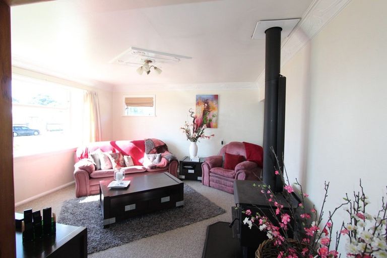 Photo of property in 1 Huia Street, Pahiatua, 4910