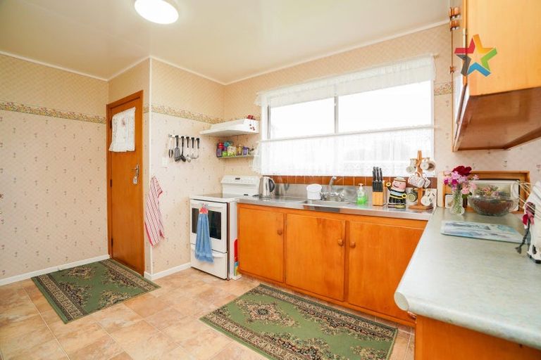 Photo of property in 49 Mauchline Street, Wallacetown, 9816