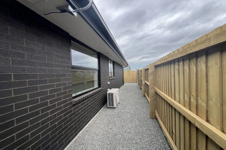 Photo of property in 25 Bill Hammond Drive, Belfast, 8051