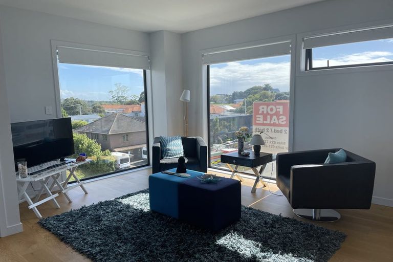 Photo of property in Frank Sargeson Apts, 303/74 Anzac Street, Takapuna, Auckland, 0622