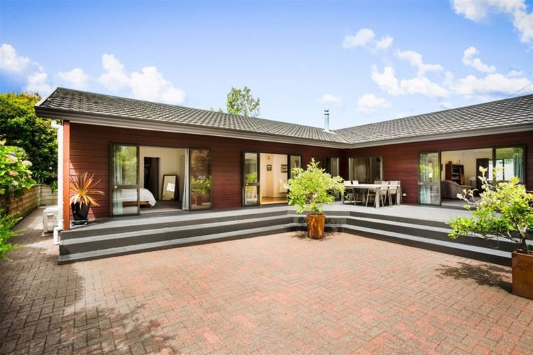 Photo of property in 16 The Close, Greenhithe, Auckland, 0632