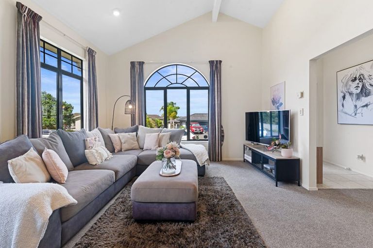 Photo of property in 24 Coventry Way, Long Bay, Auckland, 0630