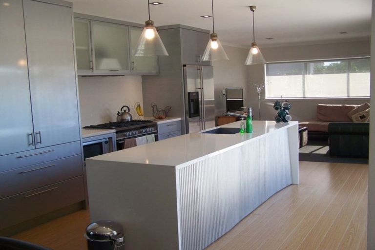 Photo of property in 46a Marine Parade, Mellons Bay, Auckland, 2014