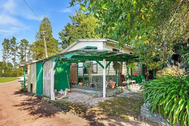 Photo of property in 65 Annett Road, Kumeu, 0891