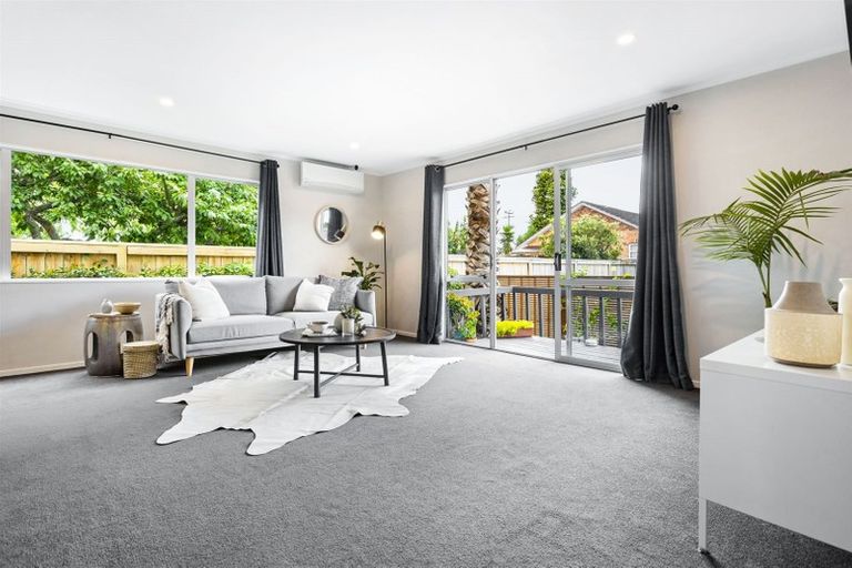 Photo of property in 2/60 Taikata Road, Te Atatu Peninsula, Auckland, 0610