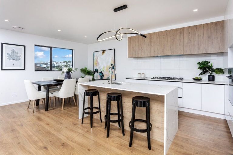 Photo of property in 25 Baumea Rise, Massey, Auckland, 0614