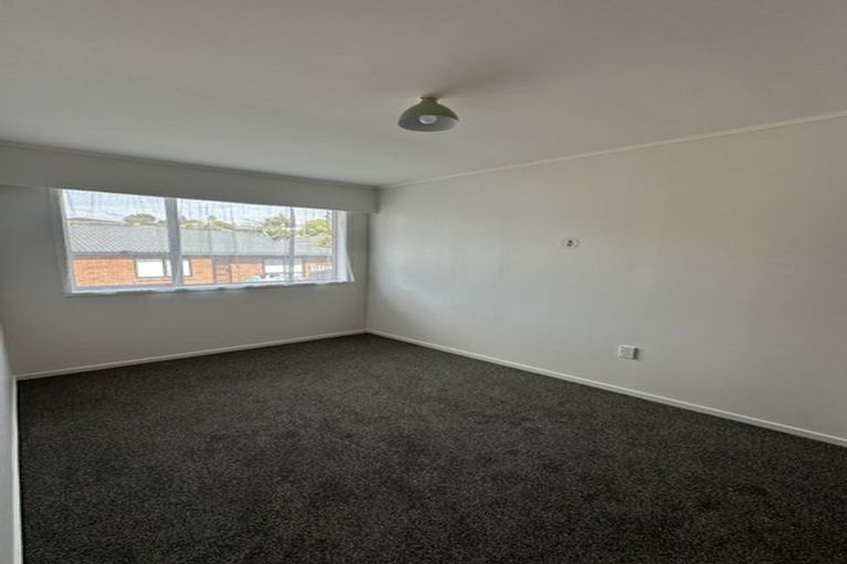 Photo of property in 1/62 Tiroroa Avenue, Te Atatu South, Auckland, 0610