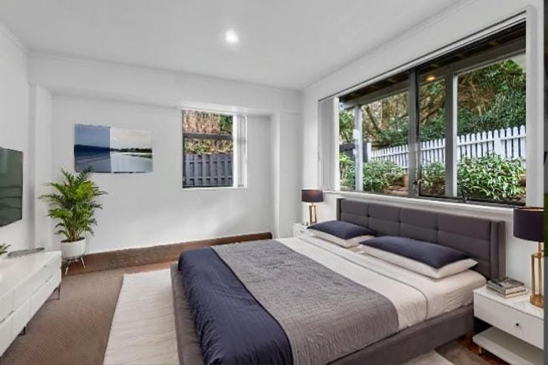 Photo of property in 1/116 Bradbury Road, Botany Downs, Auckland, 2010