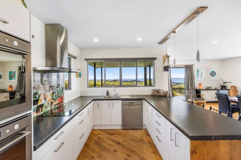 Photo of property in 601 Cable Bay Block Road, Cable Bay, 0420