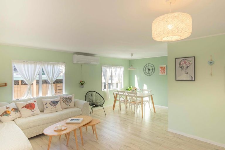 Photo of property in 1/616 Te Atatu Road, Te Atatu Peninsula, Auckland, 0610