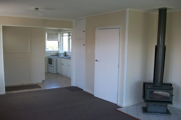 Photo of property in 37 Lambeth Crescent, Redwood, Christchurch, 8051