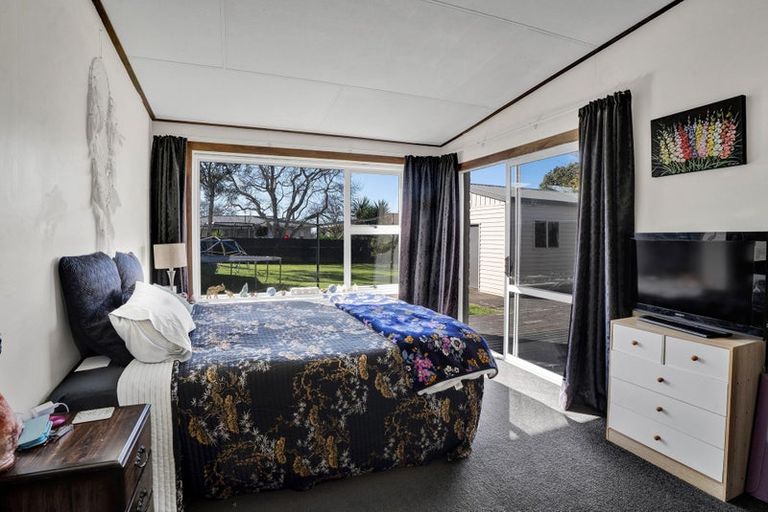 Photo of property in 6 Kowhai Street, Inglewood, 4330