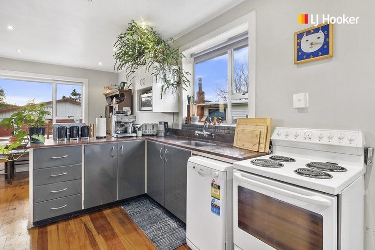 Photo of property in 2 Koremata Street, Green Island, Dunedin, 9018