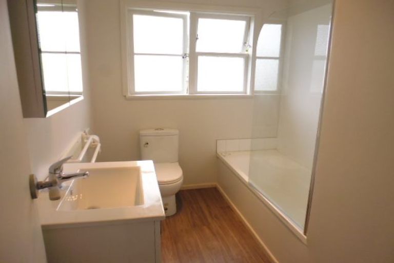 Photo of property in 370 Waiwhetu Road, Fairfield, Lower Hutt, 5011