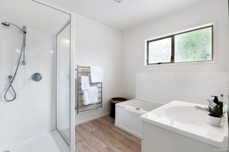 Photo of property in 1/11 Lynngate Place, Hillcrest, Auckland, 0627