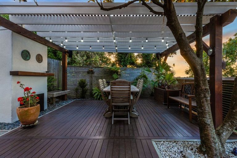 Photo of property in 12 Charlotte Way, Raumati South, Paraparaumu, 5032