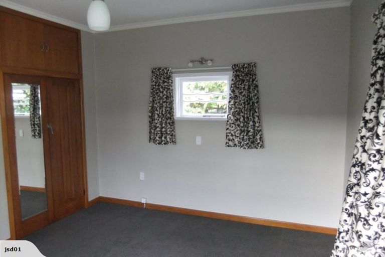 Photo of property in 15 Saint Ronans Avenue, Waterloo, Lower Hutt, 5011
