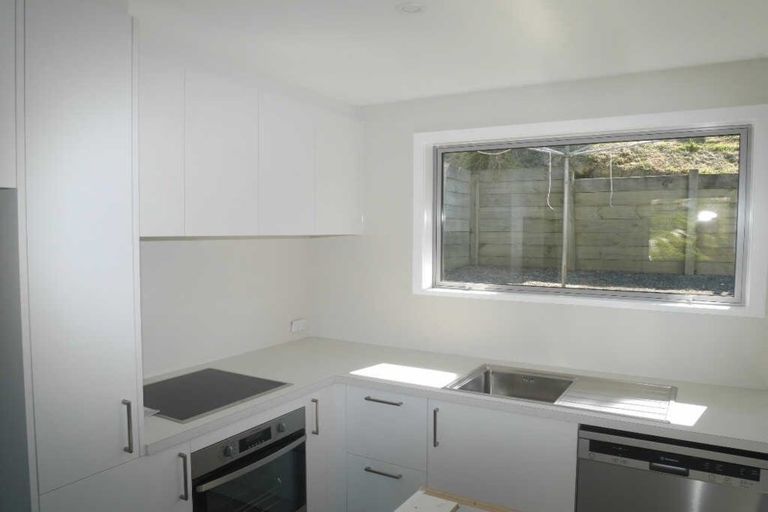 Photo of property in 137a Newlands Road, Newlands, Wellington, 6037