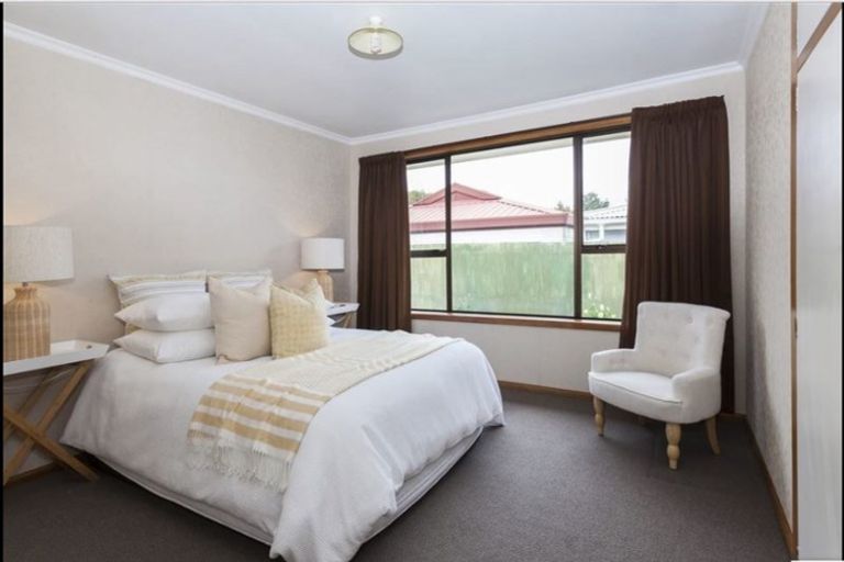 Photo of property in 6 Lochee Road, Upper Riccarton, Christchurch, 8041