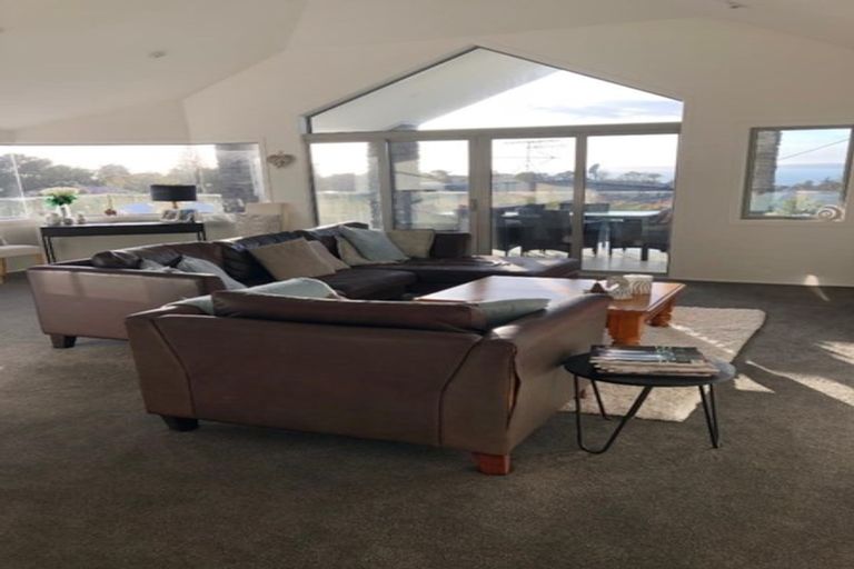 Photo of property in 2/40 Kowhai Road, Campbells Bay, Auckland, 0630