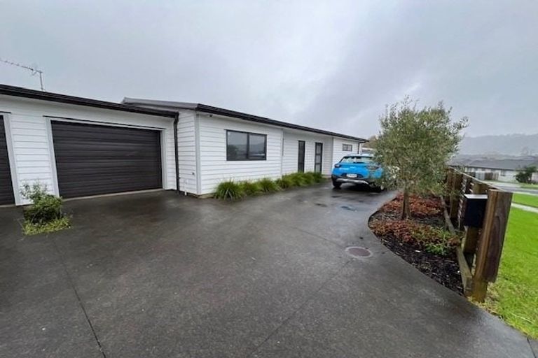 Photo of property in 4 Hooton Drive, Kumeu, 0810
