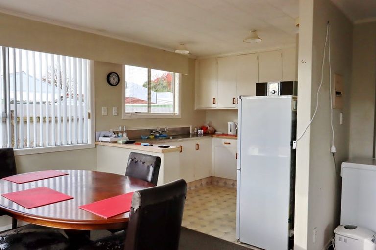 Photo of property in 2/84 Miranda Street, Stratford, 4332