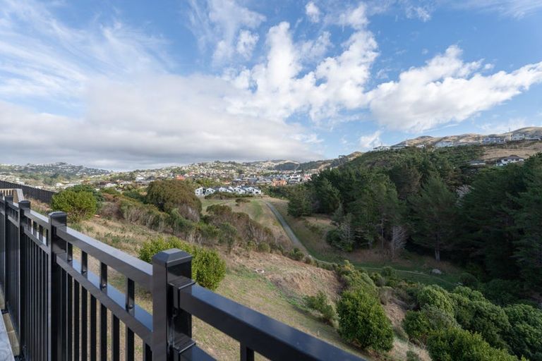 Photo of property in 28 Farnworth Terrace, Churton Park, Wellington, 6037