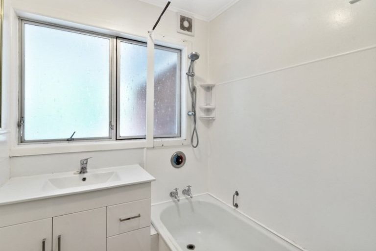 Photo of property in 8 Burwood Place, Silverdale, Hamilton, 3216