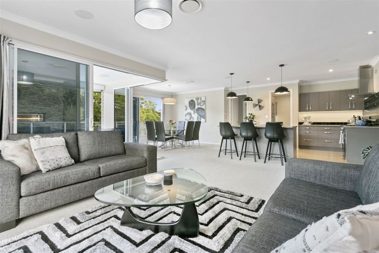 Photo of property in 21 Kahika Grove, Huapai, Kumeu, 0810