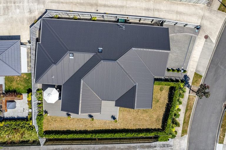 Photo of property in 5 Margaret Shields Avenue, Aotea, Porirua, 5024