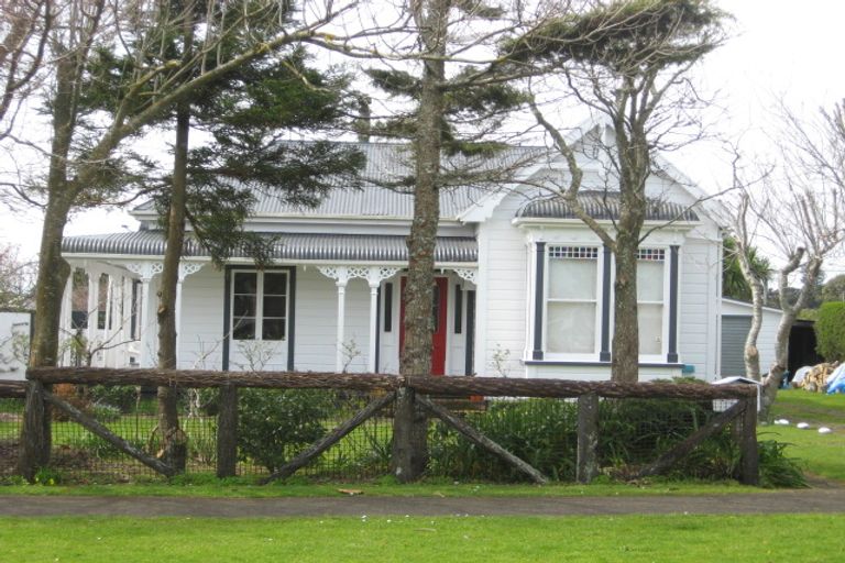 Photo of property in 14 Mouatt Street, Waitara, 4320