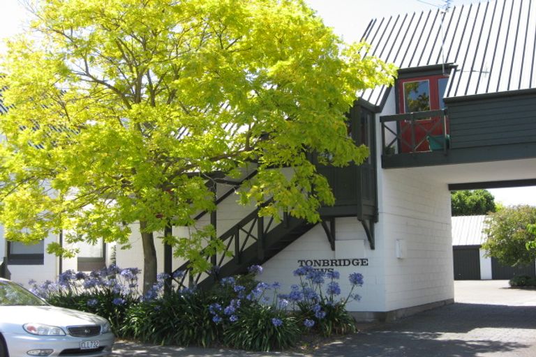 Photo of property in 2/12 Shrewsbury Street, Merivale, Christchurch, 8014