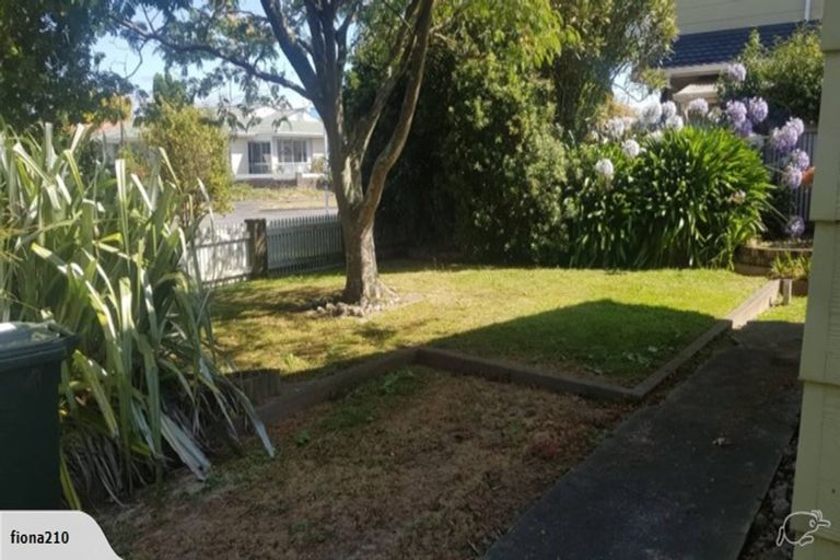 Photo of property in 16 Pencarrow Street, Highbury, Palmerston North, 4412