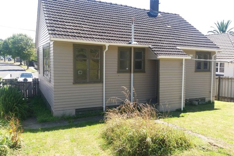 Photo of property in 196 Waddington Drive, Naenae, Lower Hutt, 5011