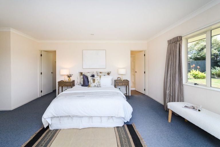 Photo of property in 17 Brookside Close, Highbury, Palmerston North, 4412