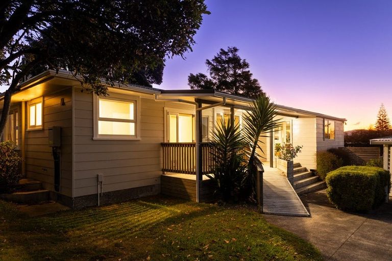 Photo of property in 40 Seddon Street, Waikanae, 5036