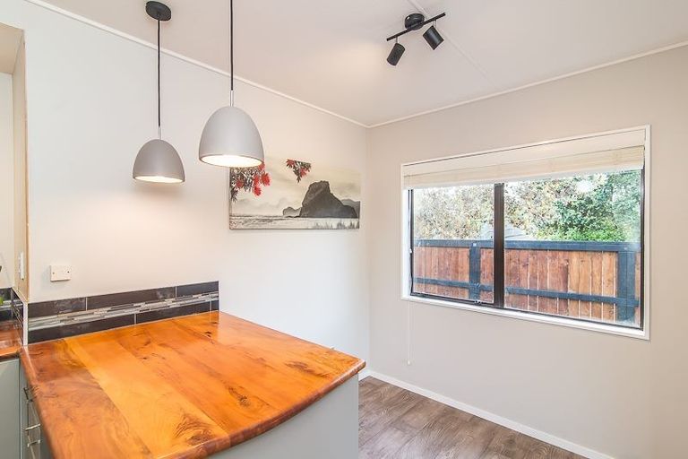 Photo of property in 6 Jane Street, Waikanae Beach, Waikanae, 5036