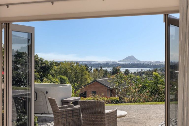 Photo of property in 16 Gunbar Drive, Welcome Bay, Tauranga, 3175
