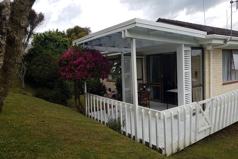 Photo of property in 2/34 Teal Crescent, Beach Haven, Auckland, 0626